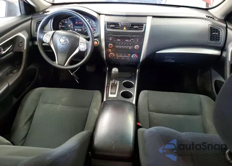 2015 Nissan Altima 2.5 z USA, uszkodzony, nr VIN 1N4AL3AP2FC272930